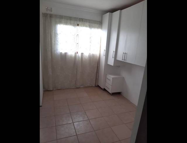 2 BEDROOM PROPERTY TO RENT IN COWIES HILL PARK